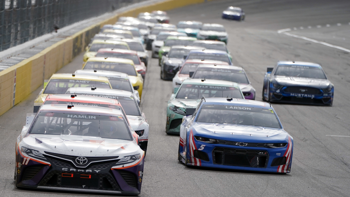 NASCAR Las Vegas: Kyle Larson, Denny Hamlin