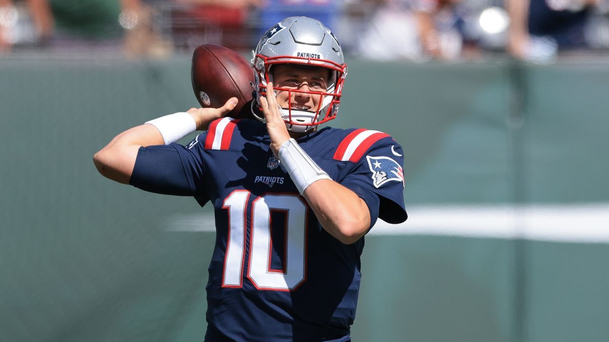 New England Quarterback Mac Jones