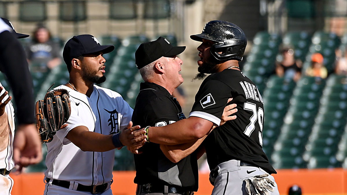 Detroit Tigers infielder Niko Goodrum, Chicago White Sox first baseman Jose Abreu