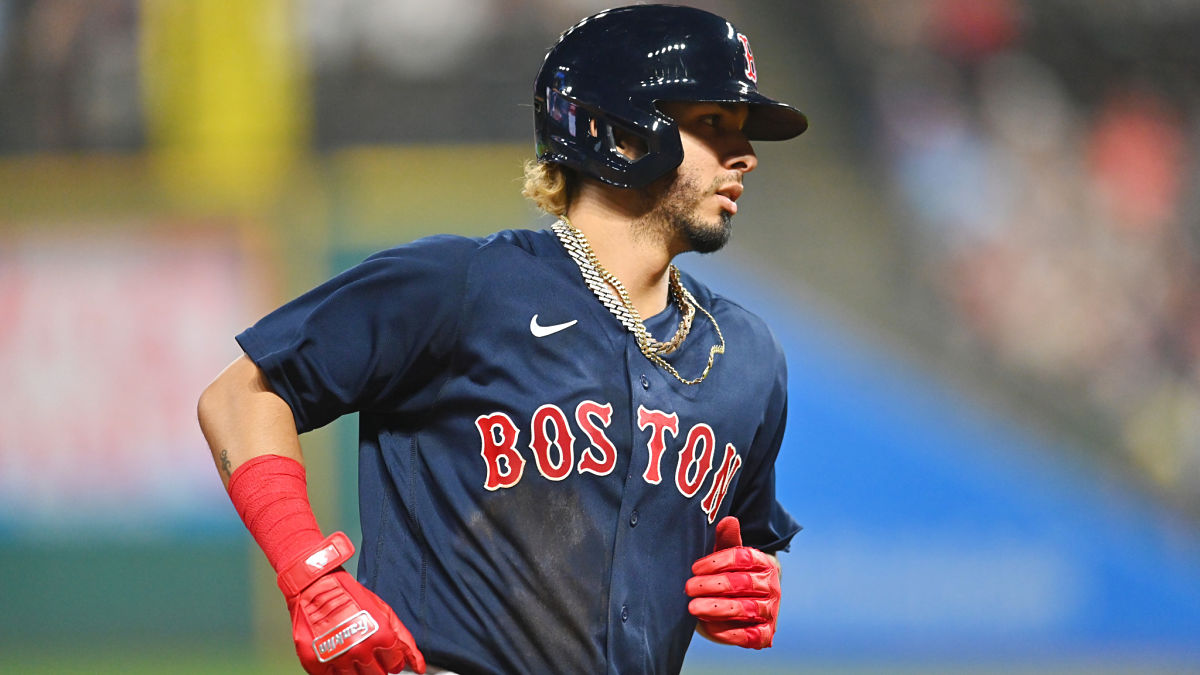 Boston Red Sox infielder Jonathan Araúz