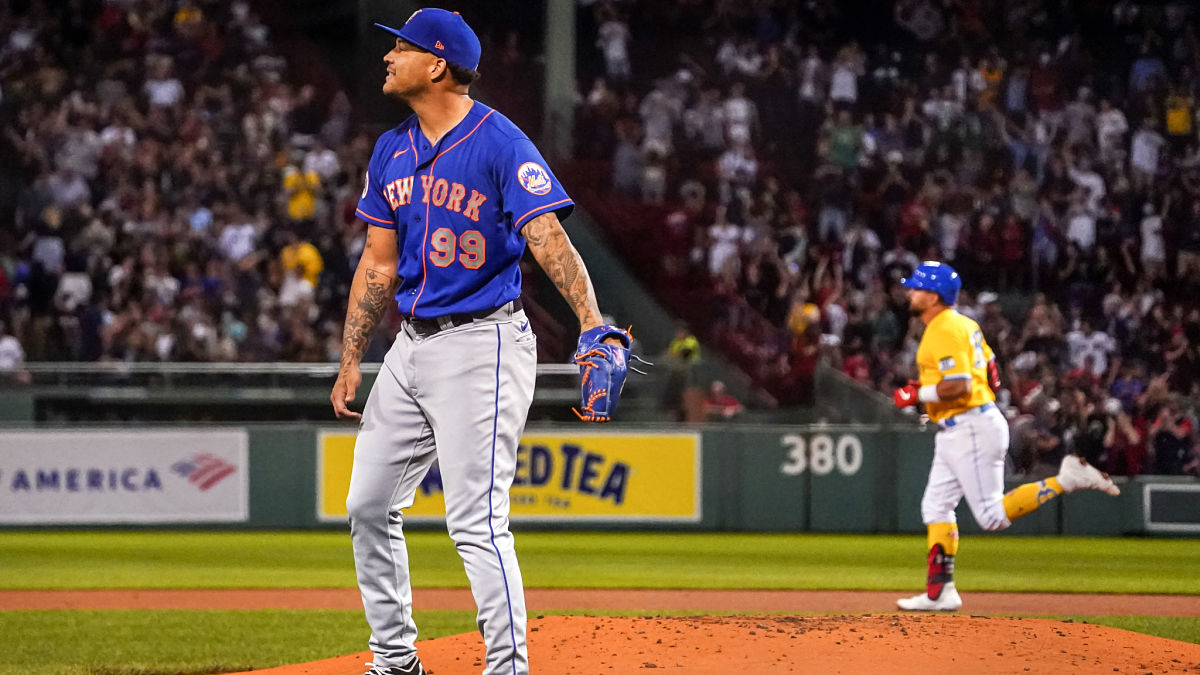 Boston Red Sox left fielder Kyle Schwarber