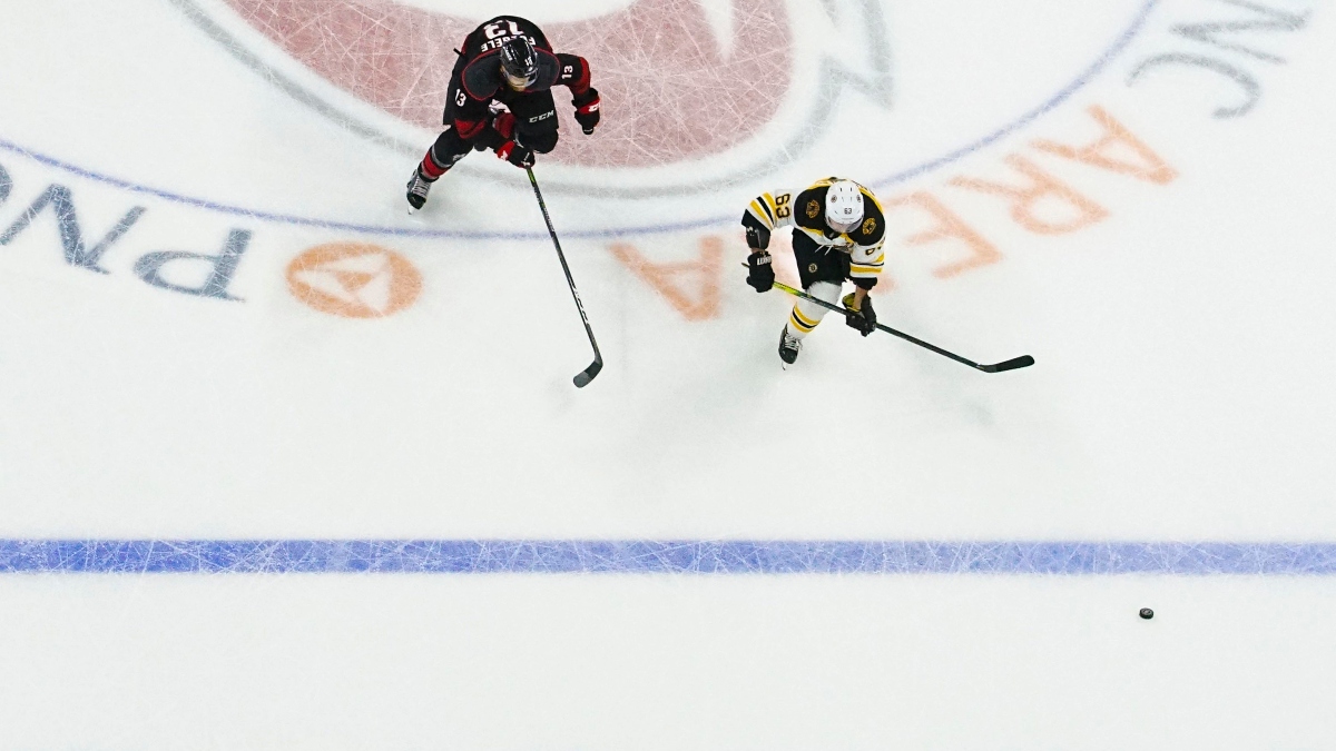 Boston Bruins left wing Brad Marchand (63)