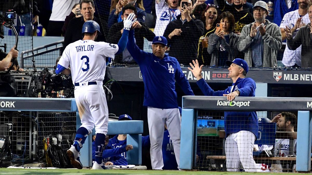 LA Dodgers left fielder Chris Taylor