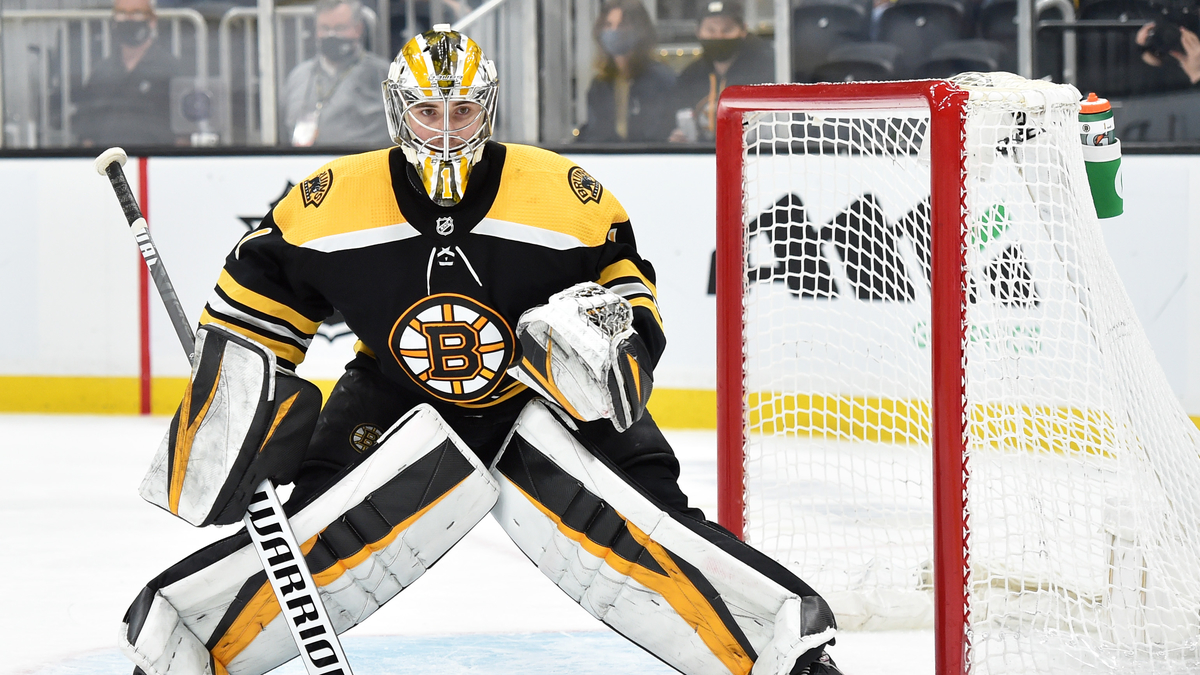 Boston Bruins goalie Jeremy Swayman
