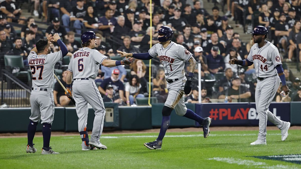 Houston Astros second baseman José Altuve and shortstop Carlos Correa