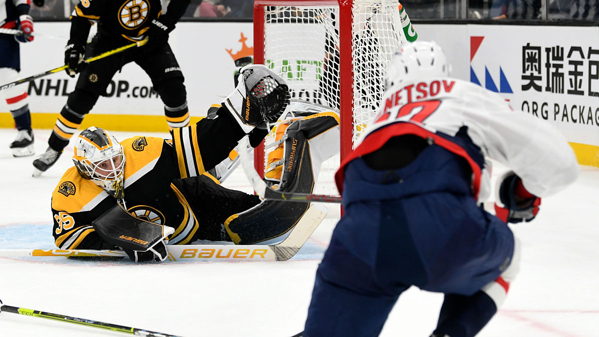 Boston Bruins goaltender Linus Ullmark