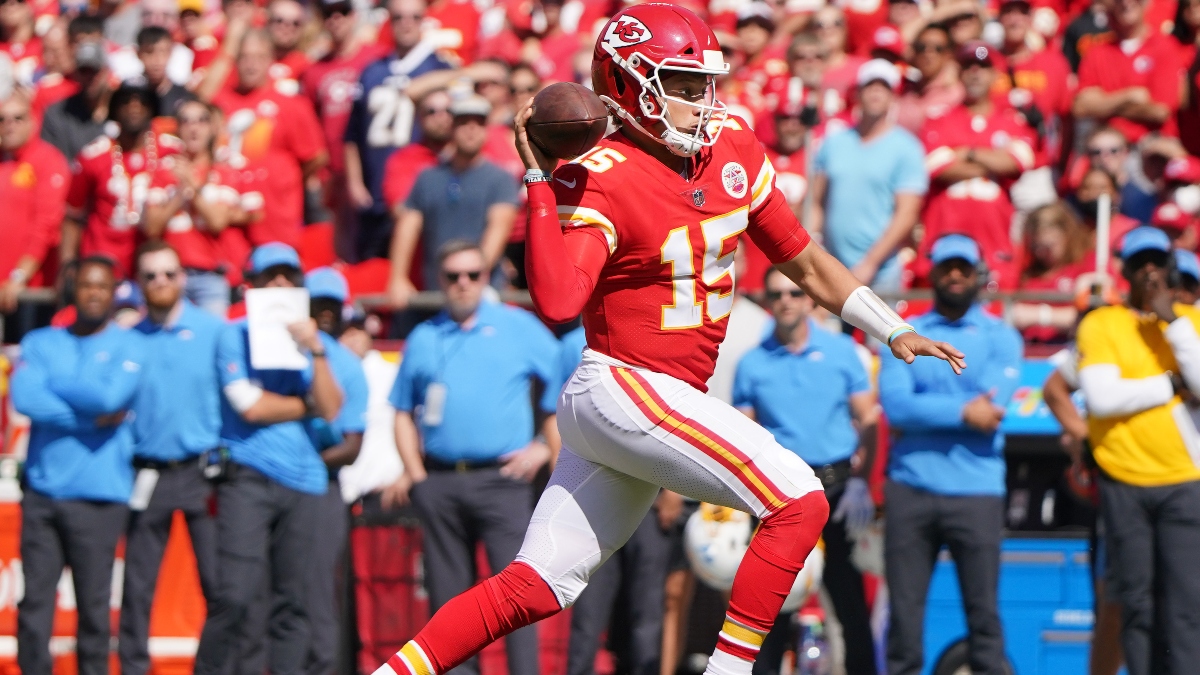Kansas City Chiefs quarterback Patrick Mahomes (15)