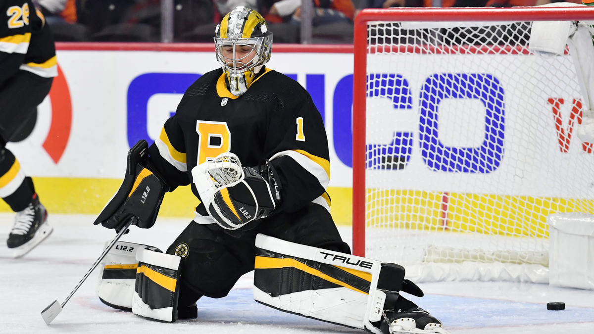 Boston Bruins goalie Jeremy Swayman