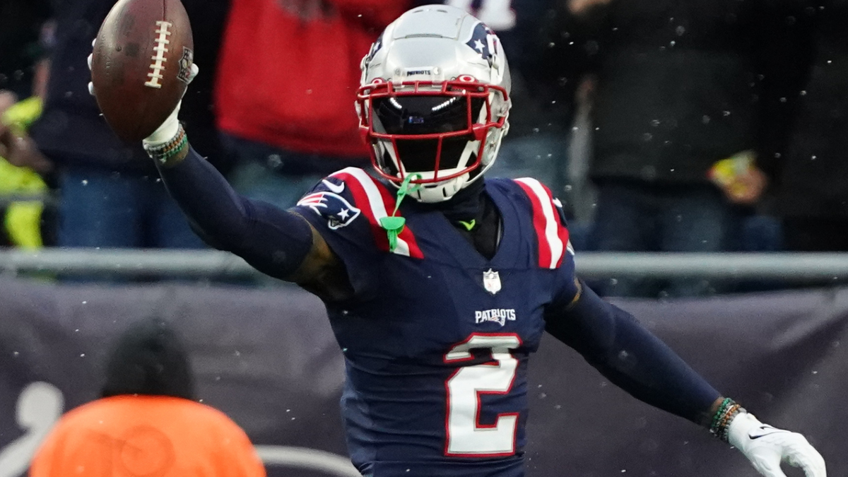 New England Patriots cornerback Jalen Mills