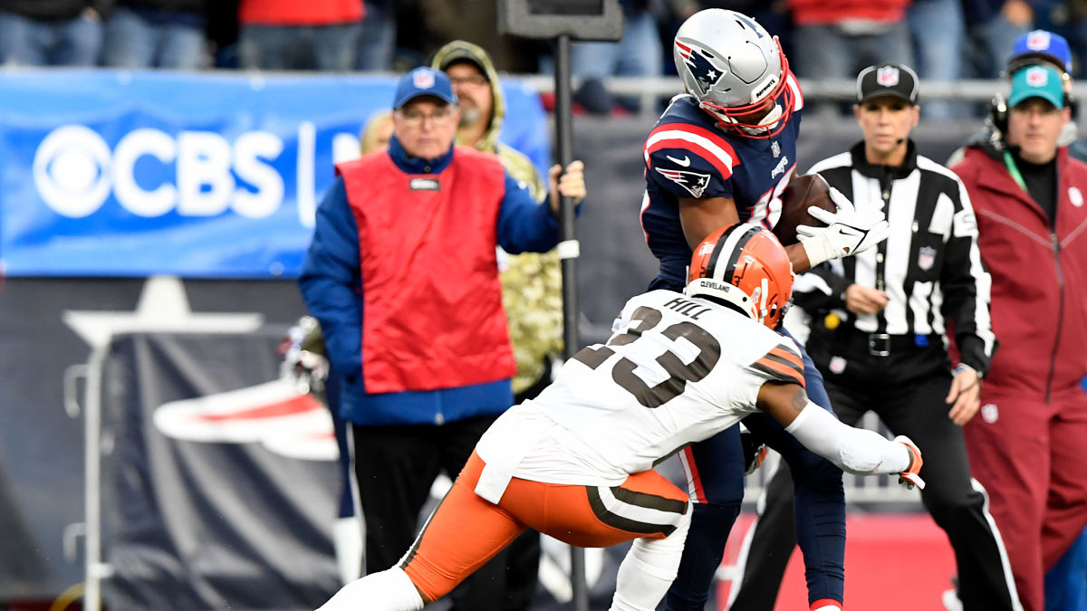 Cleveland Browns cornerback Troy Hill and New England Patriots wide receiver Jakobi Meyers