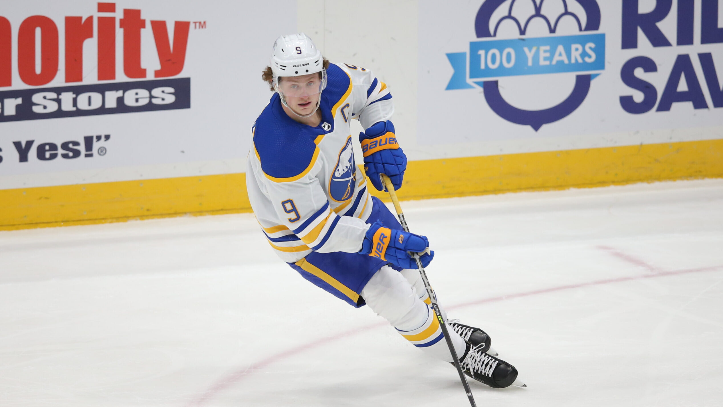 NHL: Buffalo Sabres at New York Islanders