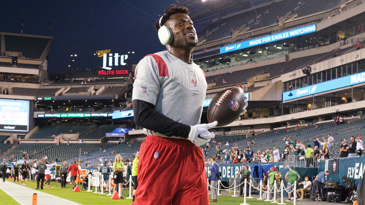 Tampa Bay Buccaneers wide receiver Antonio Brown