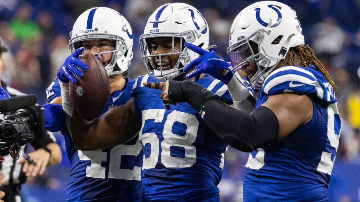 Indianapolis Colts middle linebacker Bobby Okereke