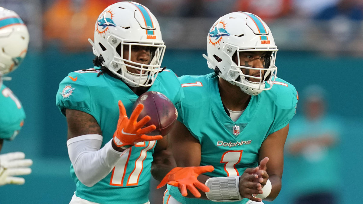 Miami Dolphins wide receiver Jaylen Waddle and quarterback Tua Tagovailoa
