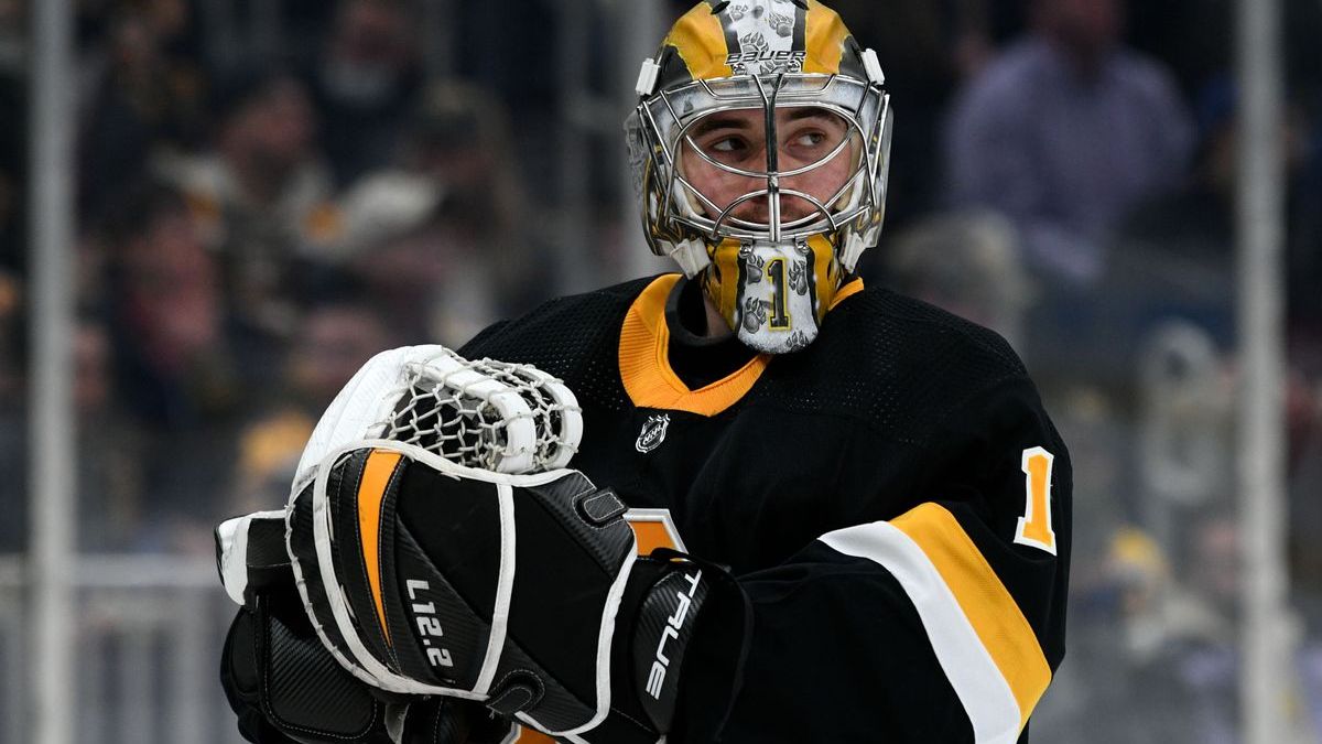 Boston Bruins goalie Jeremy Swayman