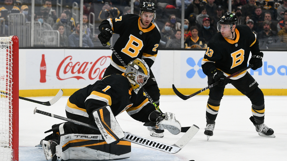 Boston Bruins goalie Jeremy Swayman