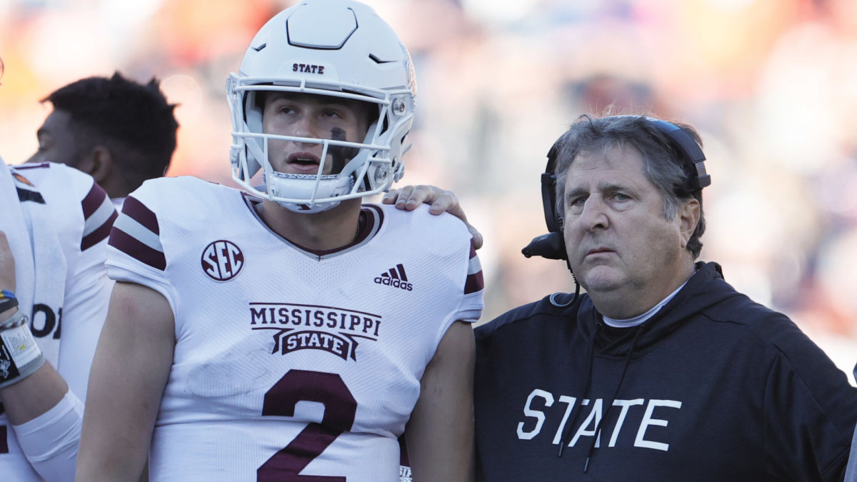 Mississippi State head coach Mike Leach