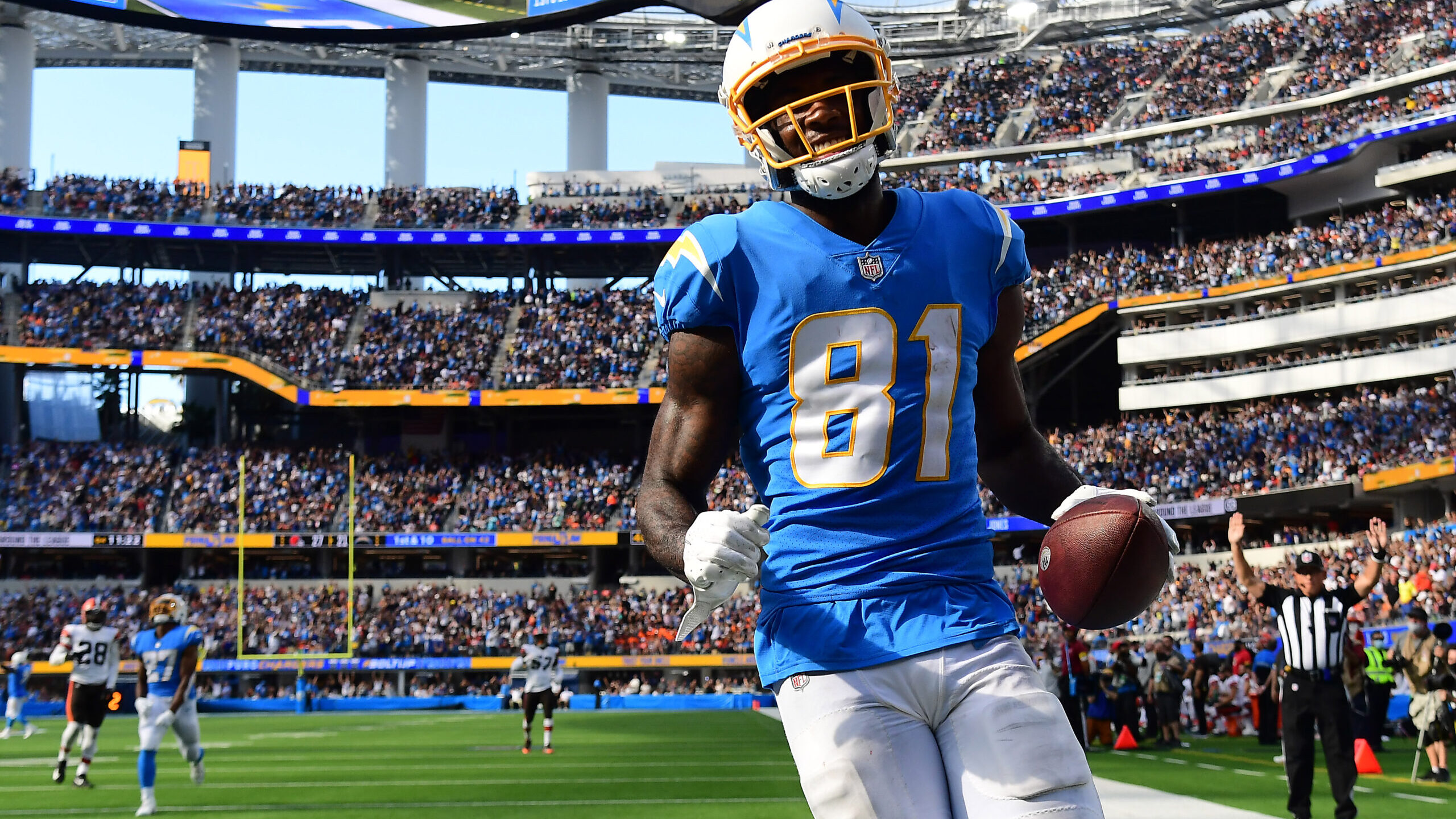 NFL: Cleveland Browns at Los Angeles Chargers