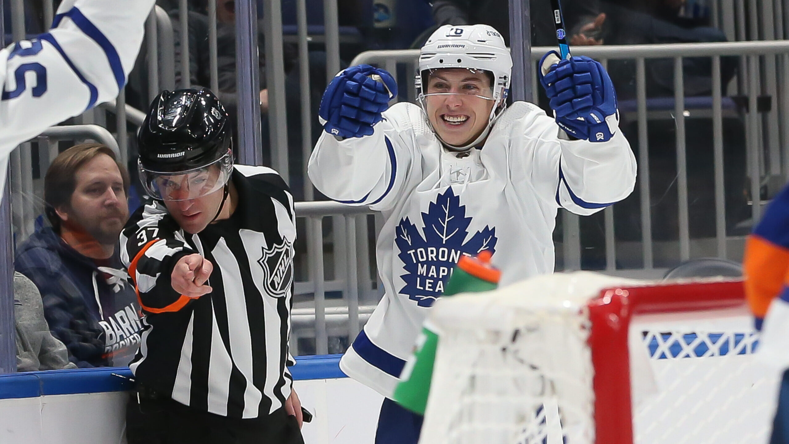 NHL: Toronto Maple Leafs at New York Islanders