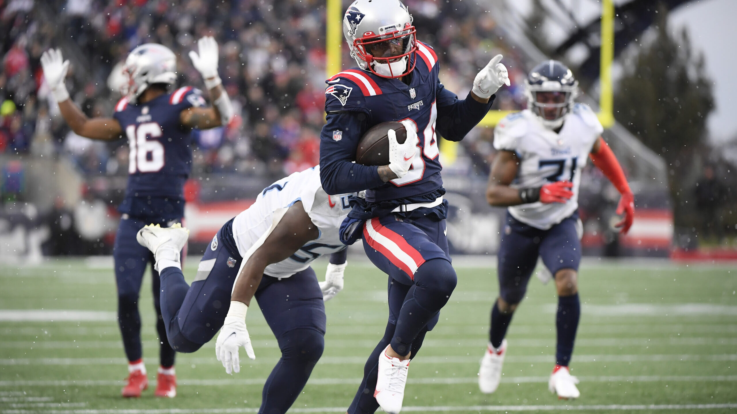 NFL: Tennessee Titans at New England Patriots