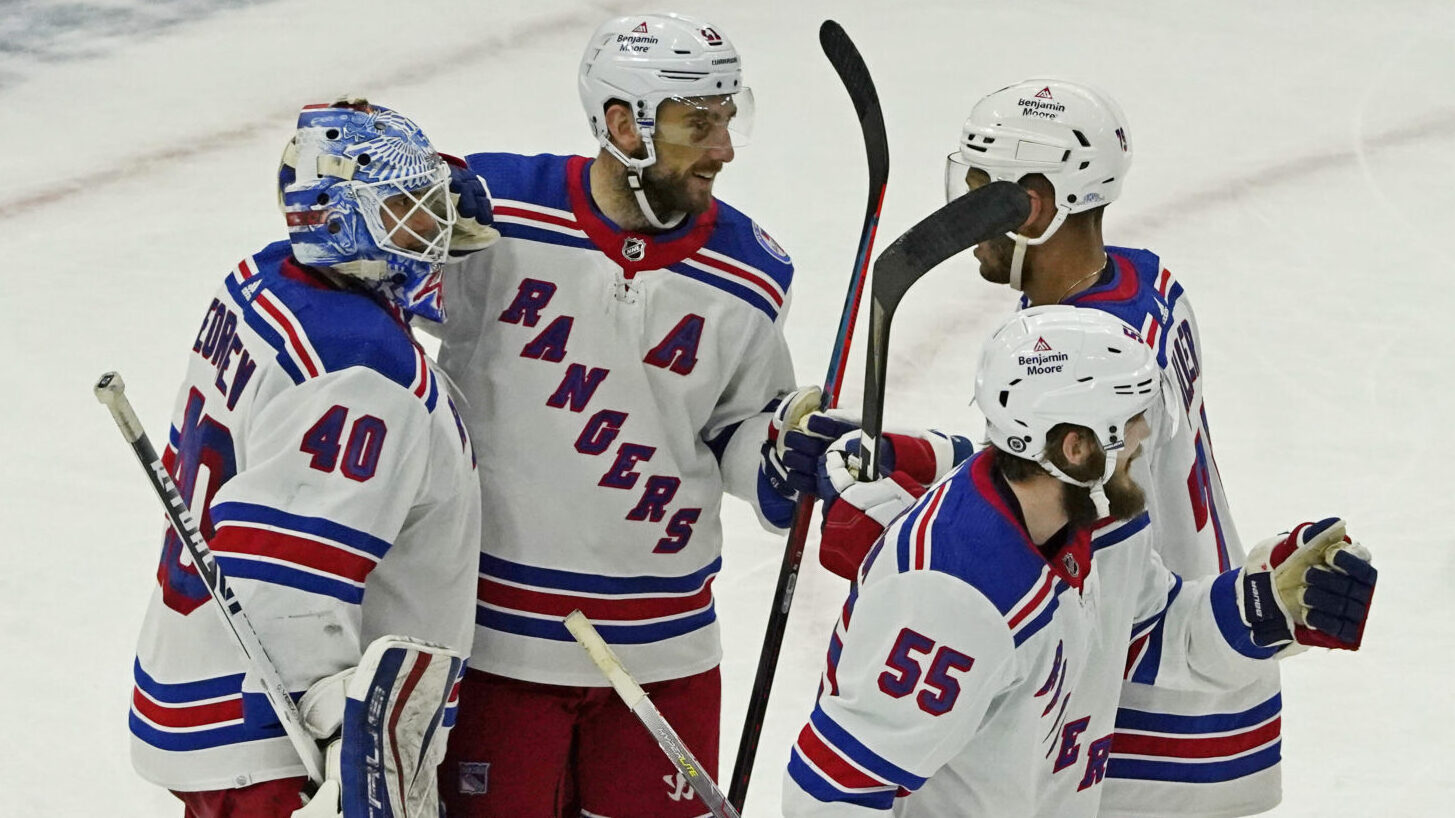 NHL: New York Rangers at Chicago Blackhawks