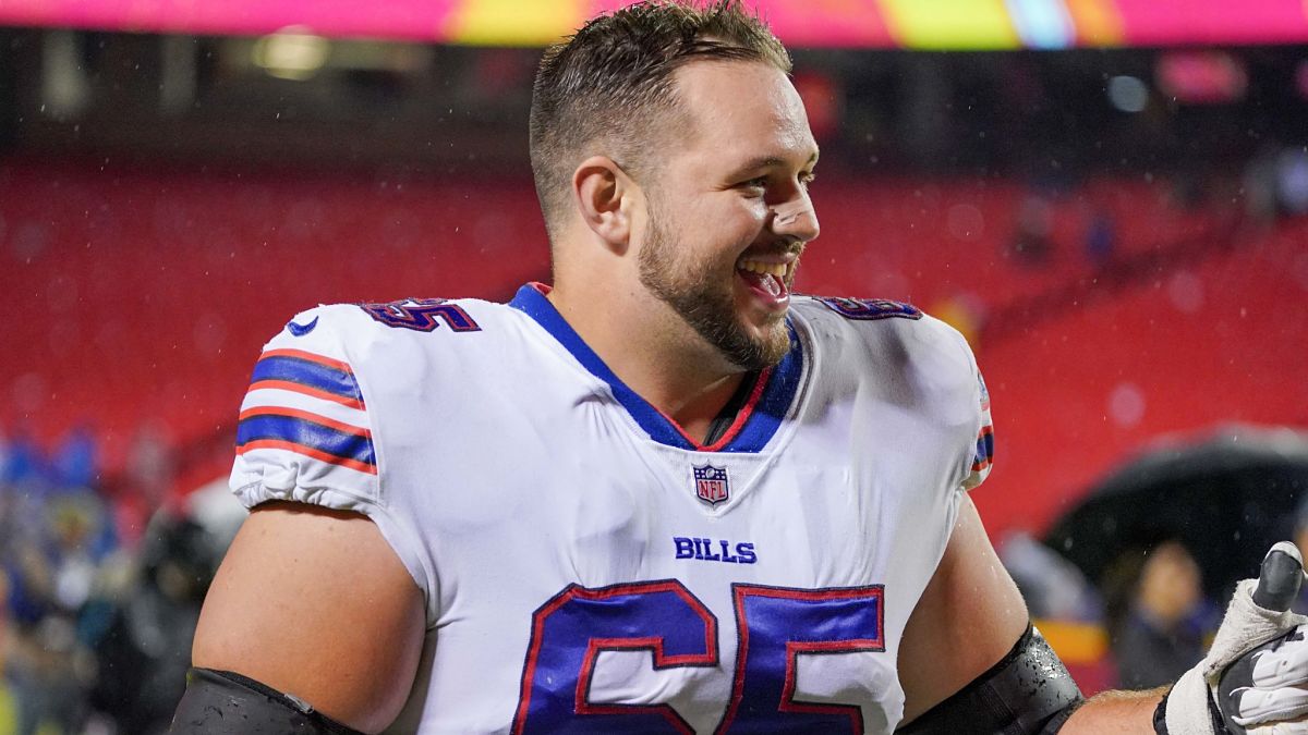Buffalo Bills guard Ike Boettger
