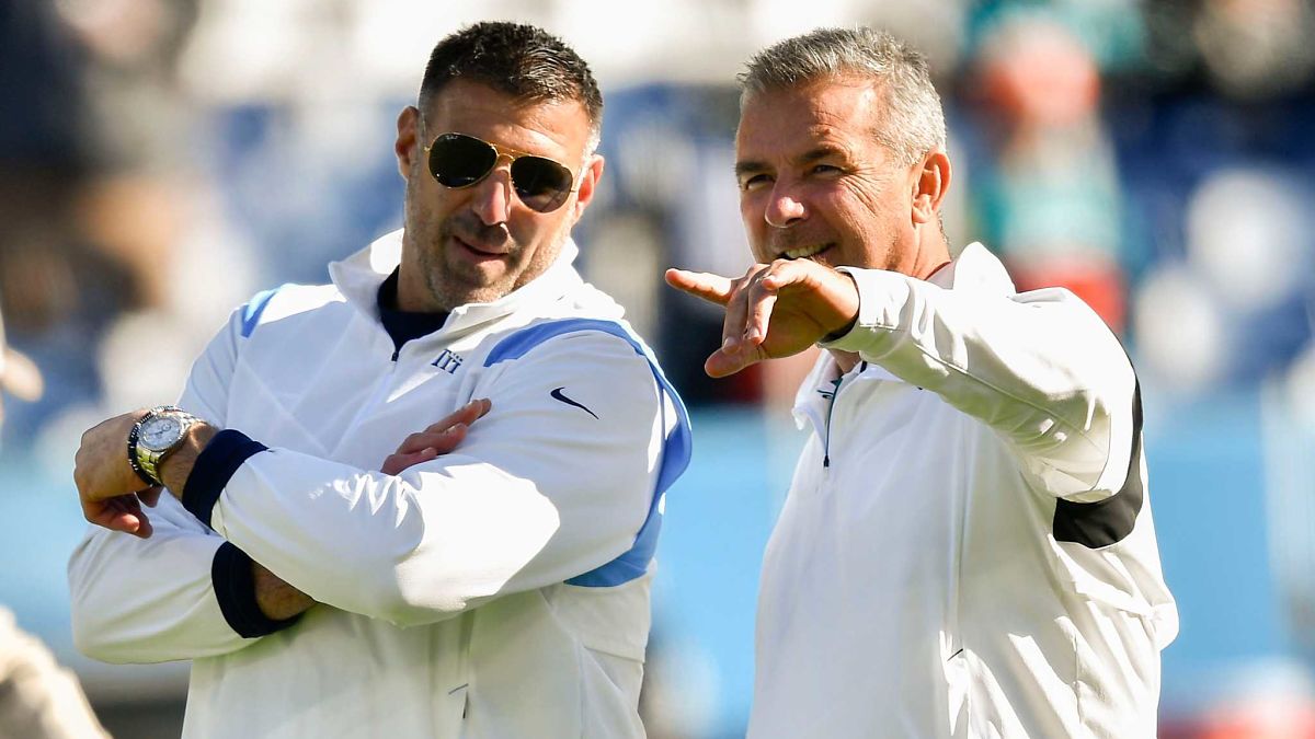 Tennesee Titans head coach Mike Vrabel, Jacksonville Jaguars head coach Urban Meyer