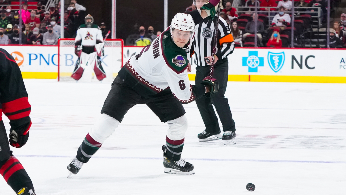 Arizona Coyotes defenseman jakob Chychrun