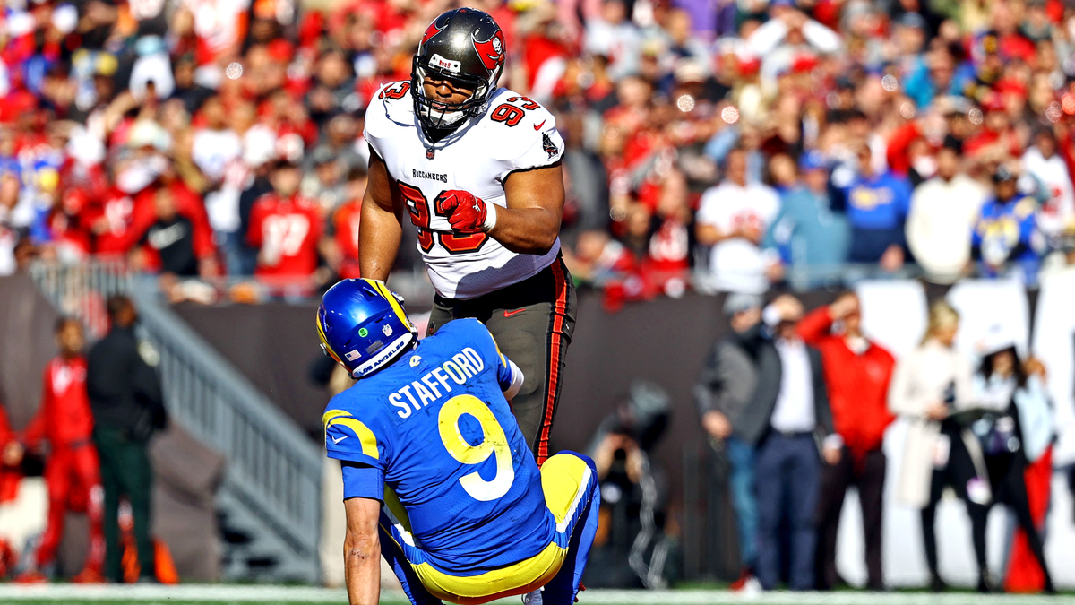 Tampa Bay Buccaneers defensive tackle Ndamukong Suh, Los Angeles Rams quarterback Matthew Stafford