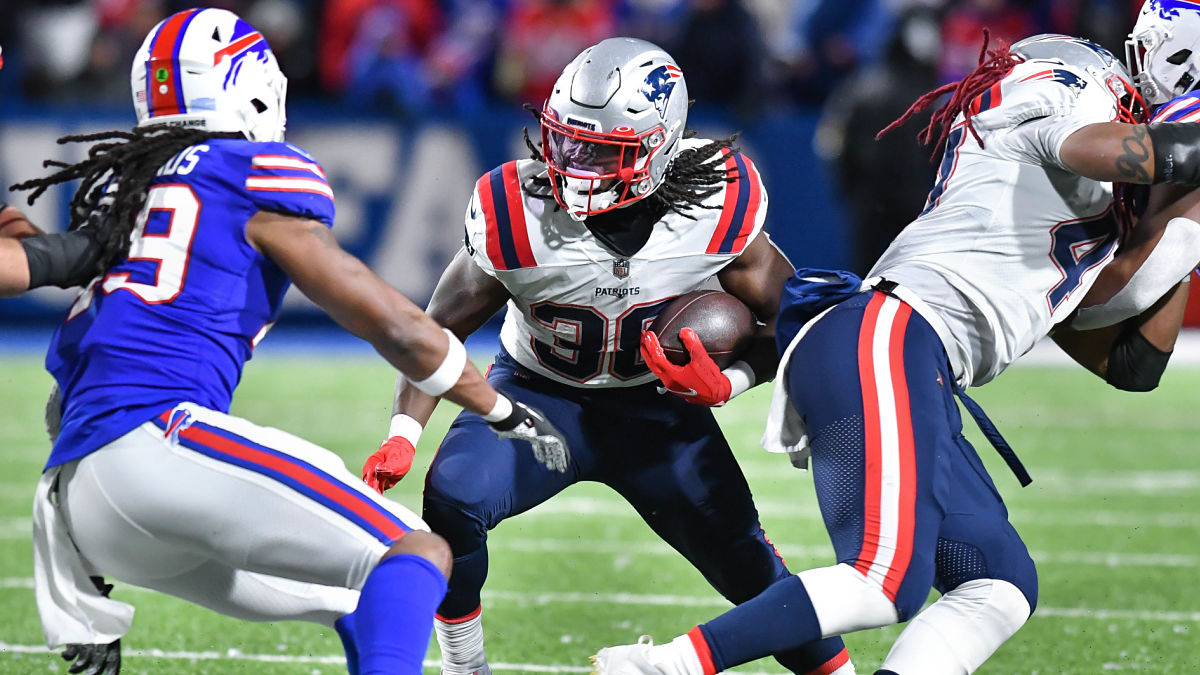 New England Patriots running back Rhamondre Stevenson