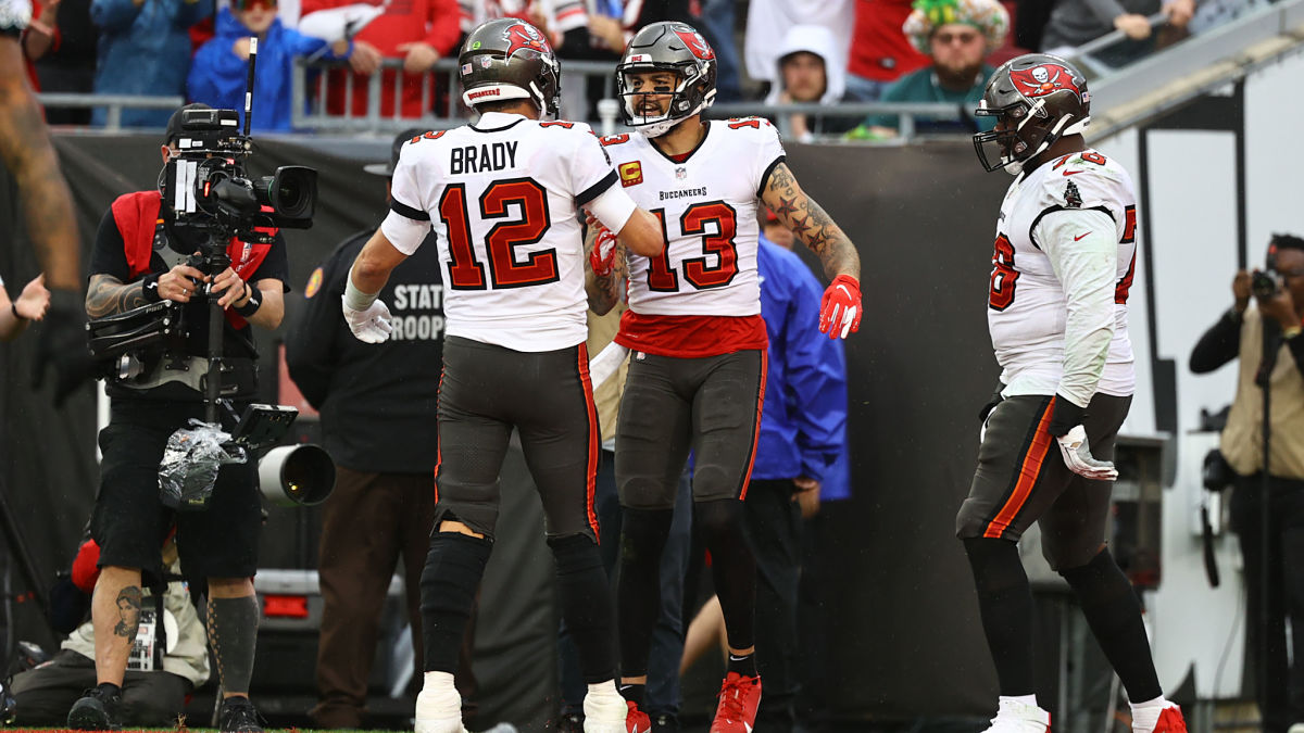 Tampa Bay Buccaneers quarterback Tom Brady, Mike Evans