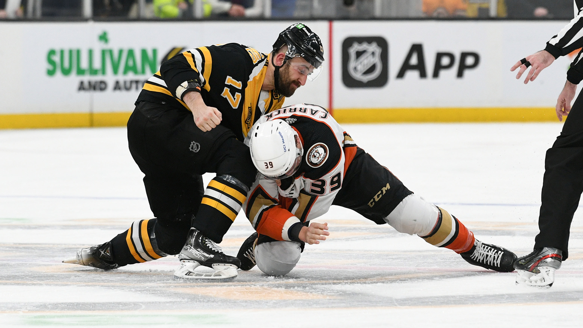 Boston Bruins forward Nick Foligno