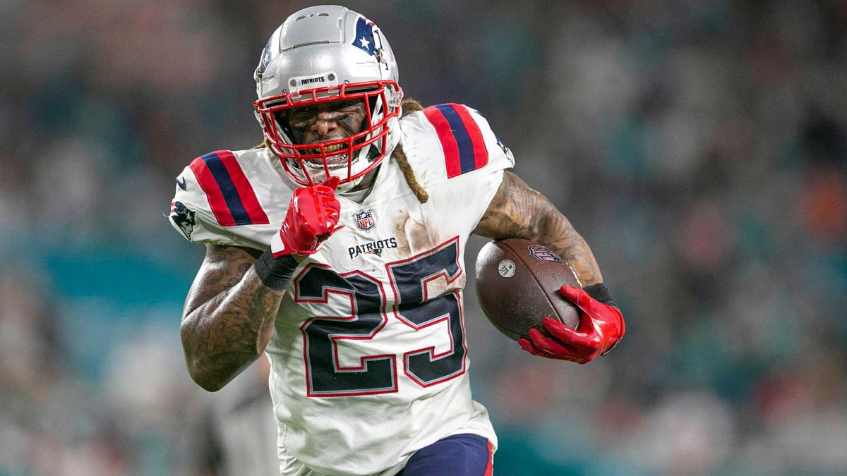 New England Patriots running back Brandon Bolden