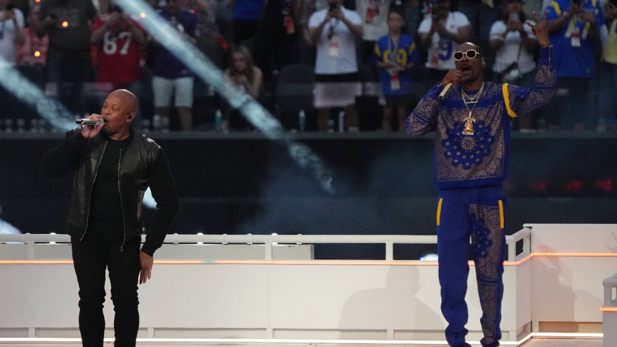 Rapper Dr. Dre and Snoop Dogg