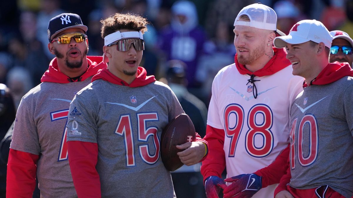 Kansas City Chiefs quarterback Patrick Mahomes and New England Patriots quarterback Mac Jones