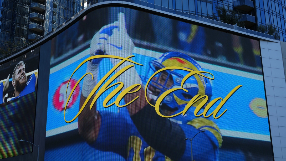 Los Angeles Rams defensive end Aaron Donald