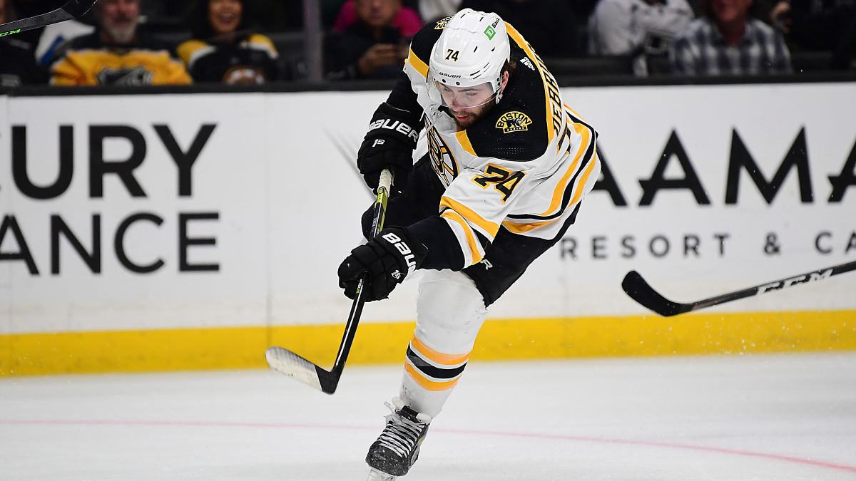 Boston Bruins right wing Jake DeBrusk