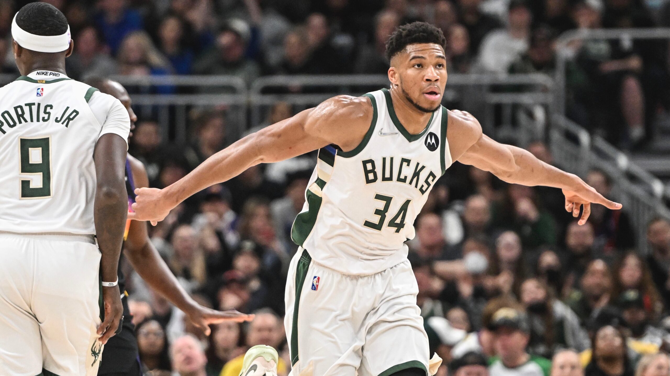 NBA: Phoenix Suns at Milwaukee Bucks