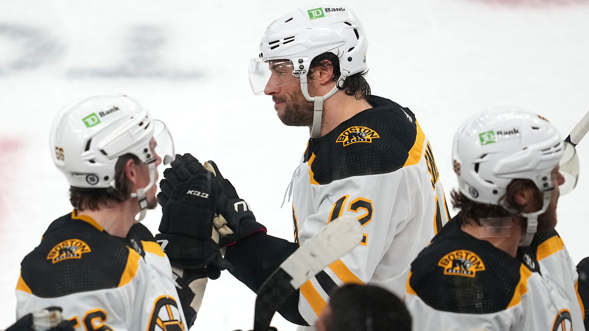 Boston Bruins center Craig Smith