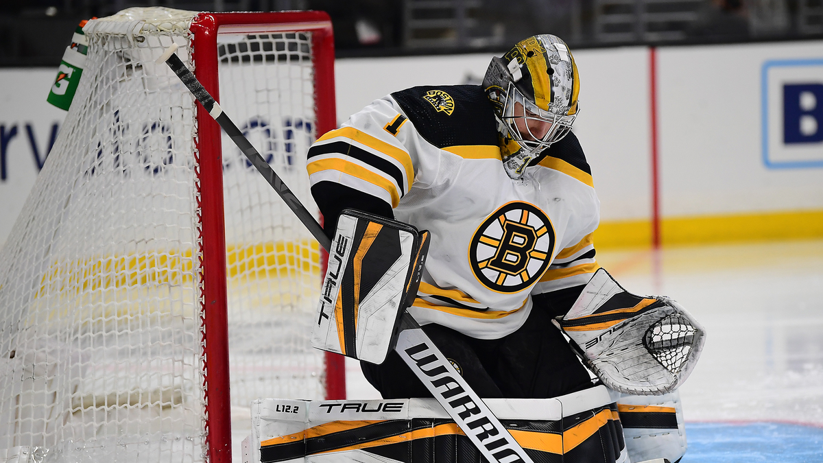Boston Bruins goalie Jeremy Swayman