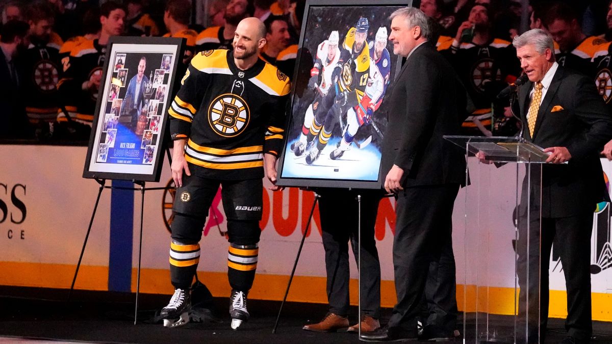 Boston Bruins winger Nick Foligno