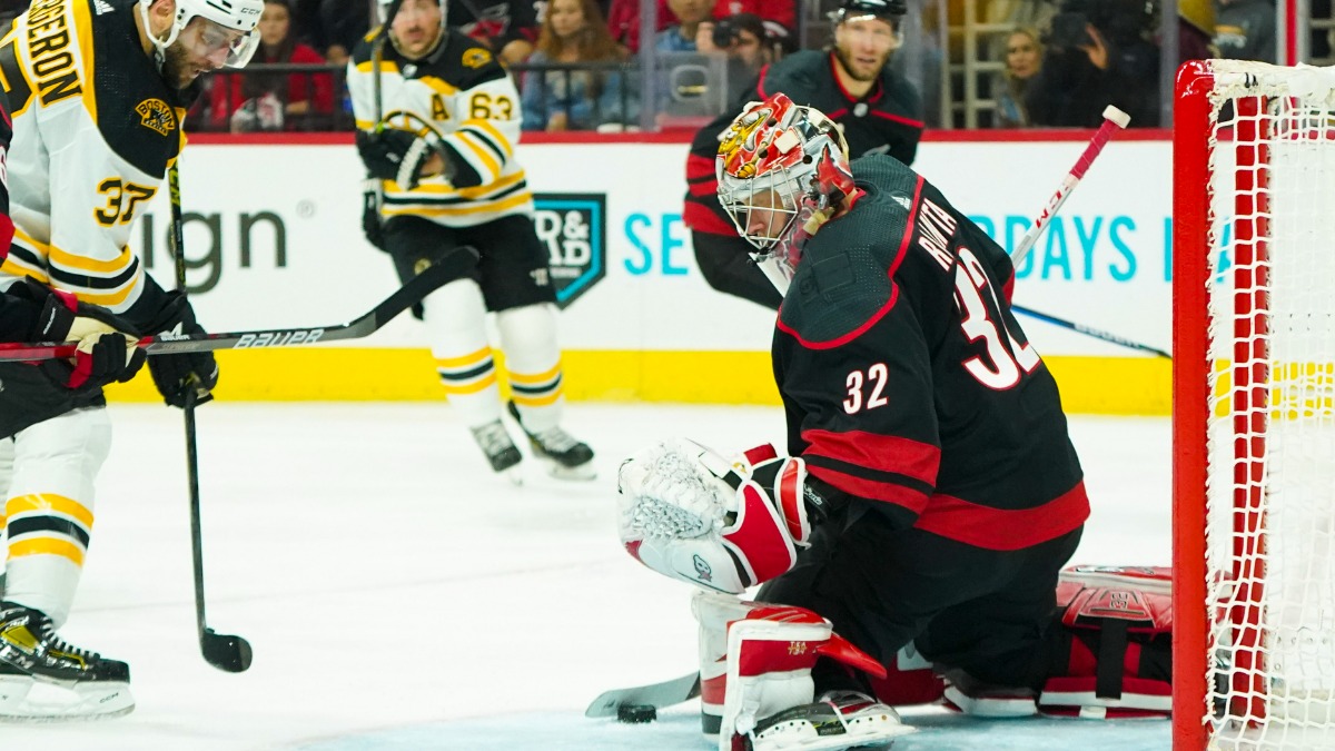 Carolina Hurricanes goalie Antti Raanta