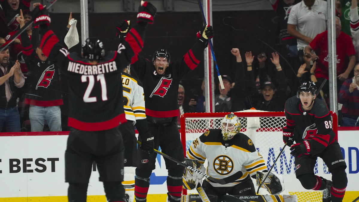 Carolina Hurricanes forward Nino Niederreiter