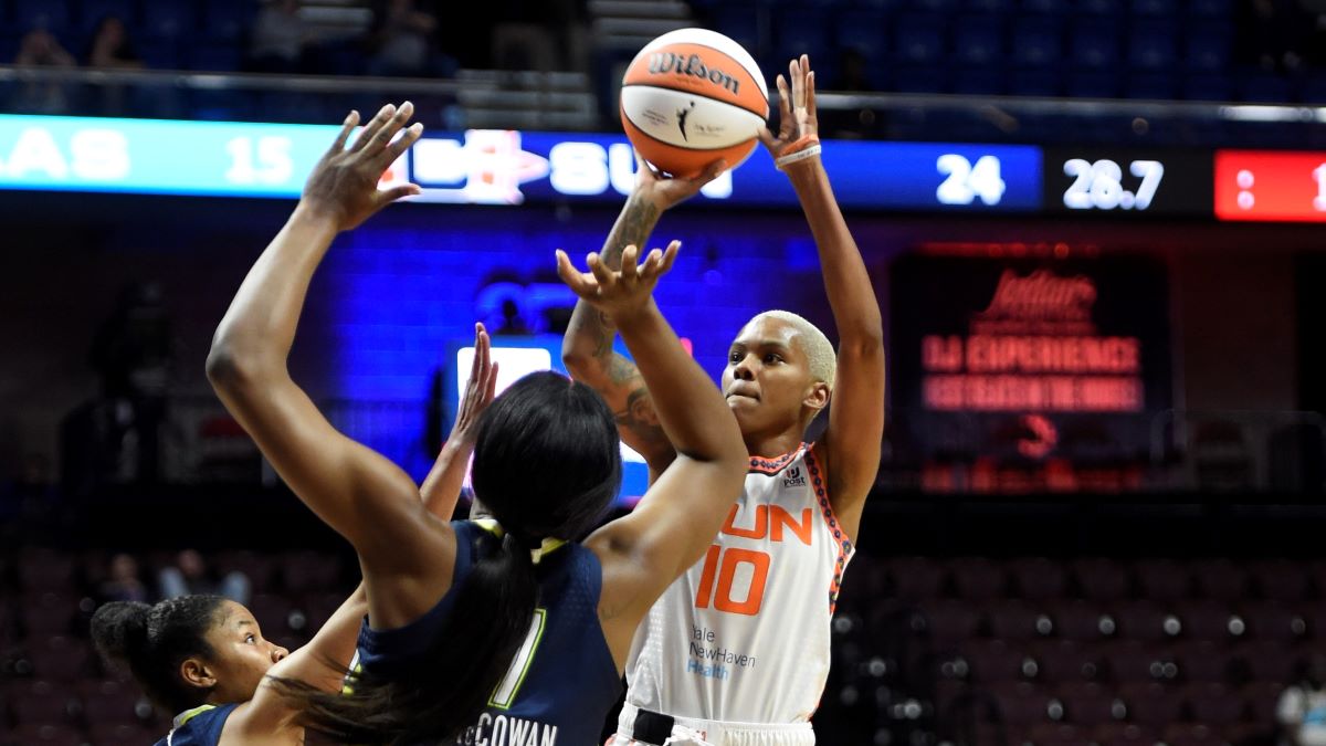 Connecticut Sun guard Courtney Williams