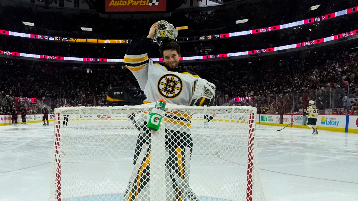 Boston Bruins goaltender Jeremy Swayman