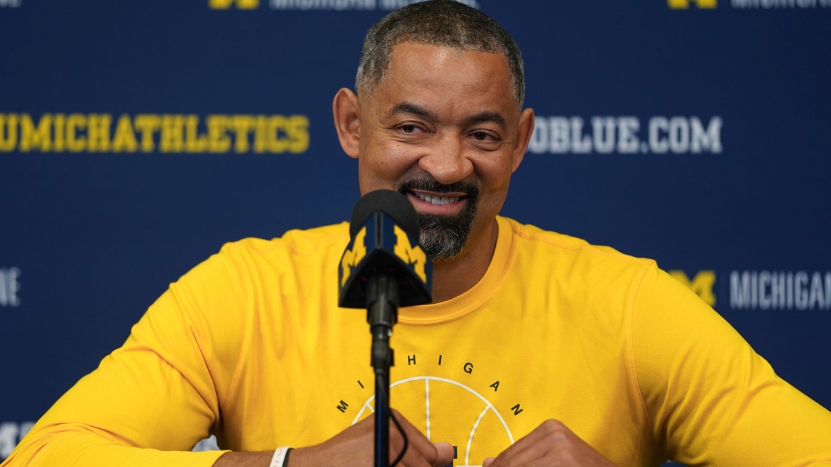 Michigan men's basketball coach Juwan Howard