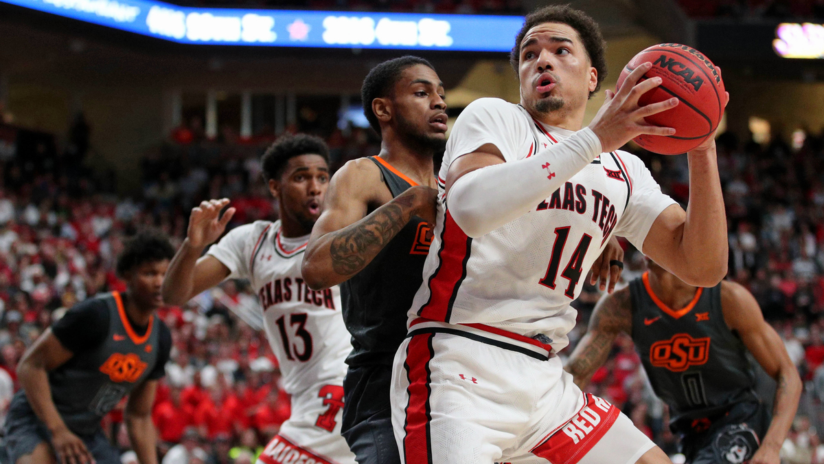 Cleveland Browns tight end Marcus Santos-Silva