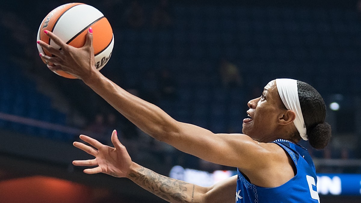 Connecticut Sun guard Jasmine Thomas