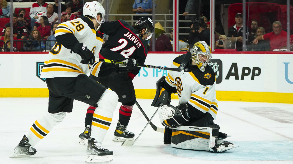 Boston Bruins goalie Jeremy Swayman