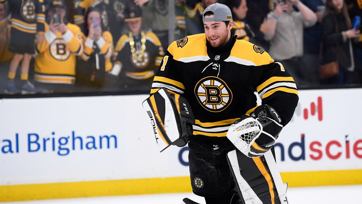 Boston Bruins goalie Jeremy Swayman